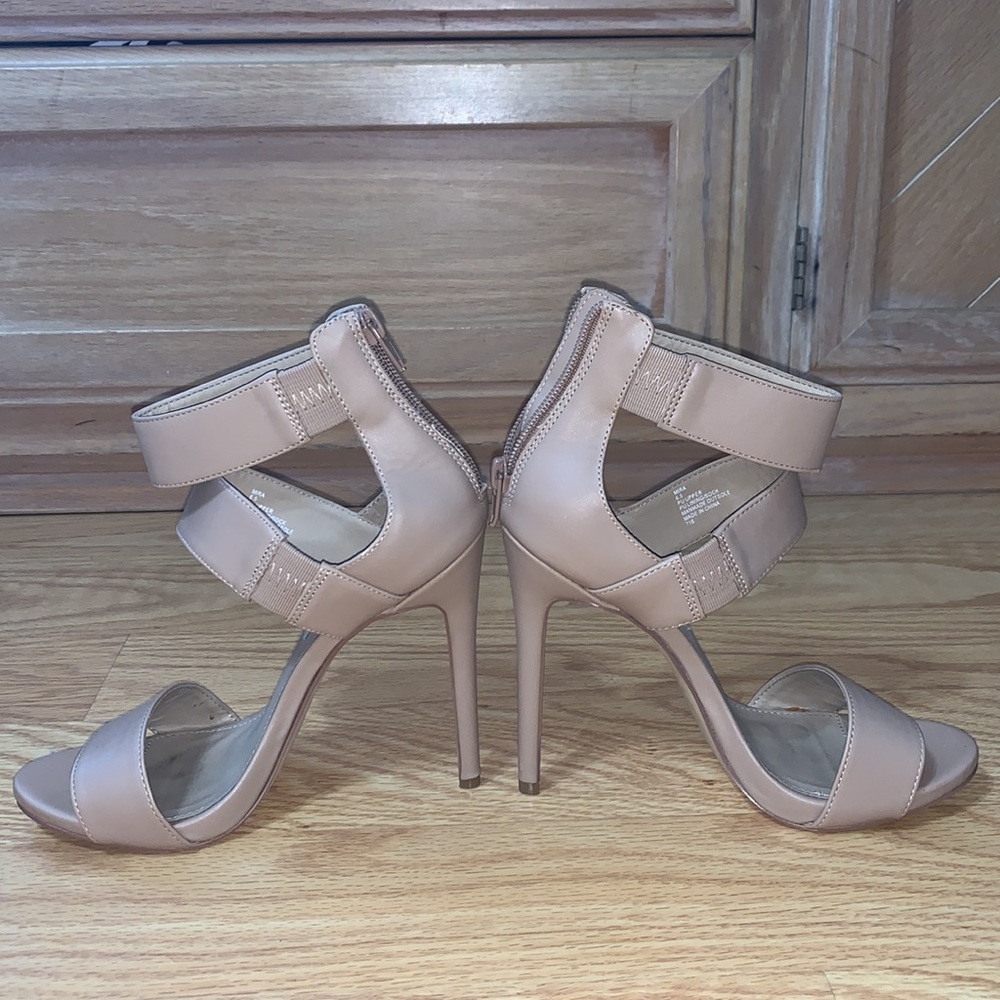 Steve Madden nude high heels